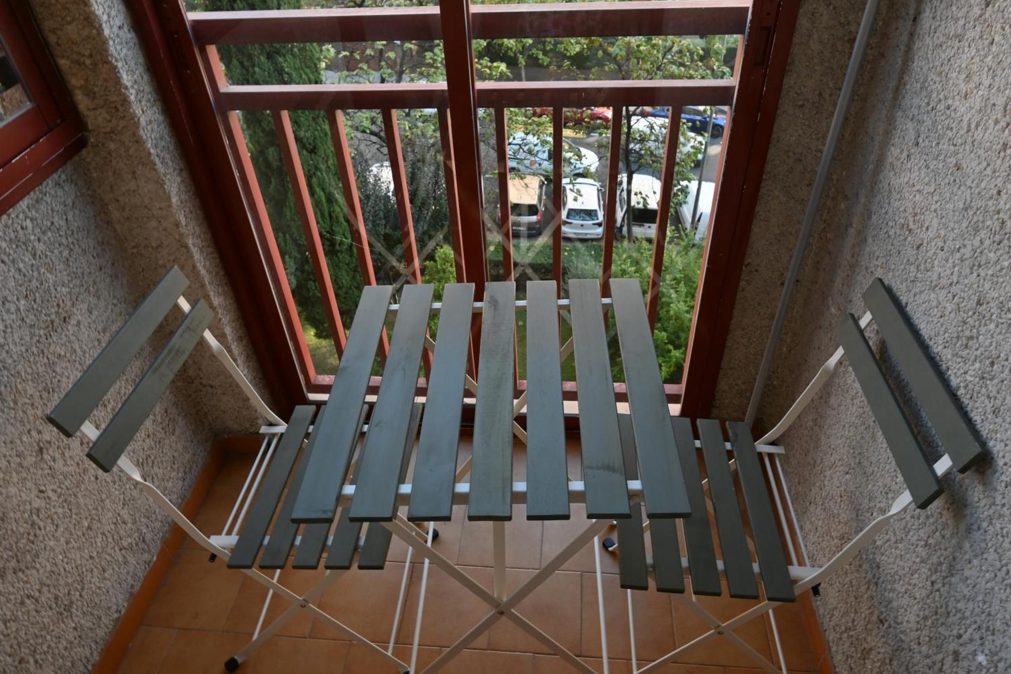 Apartamento For Luminoso Y Practico Temporal En El Barrio Del Pilar Hrl5 Madrid