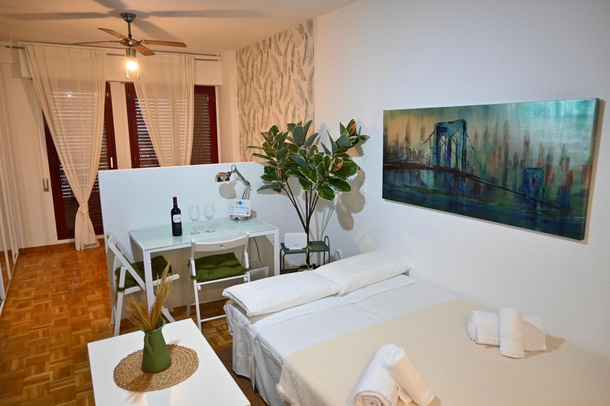 Apartamento For Luminoso Y Practico Temporal En El Barrio Del Pilar Hrl5 Madrid